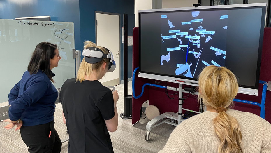 students in vr classroom